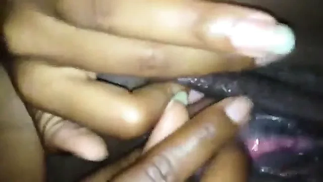 Parmaklama, boşalmama yardım et, lütfen