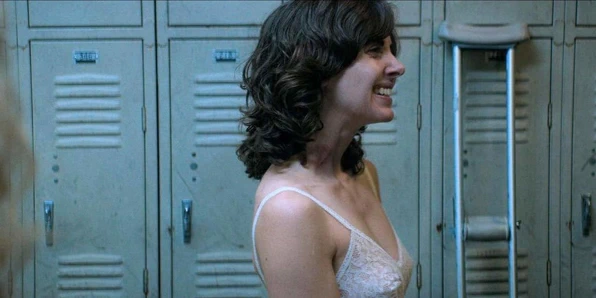 Alison brie meme uçları scandalplanet.com'da 'glow'dan