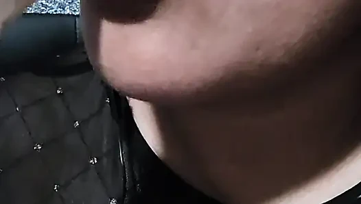 Muz yiyen seksi görünüyor