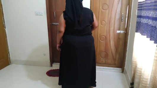 Suudi Arabistan'da güzel bir hizmetçiyi sikiyor bölüm 3