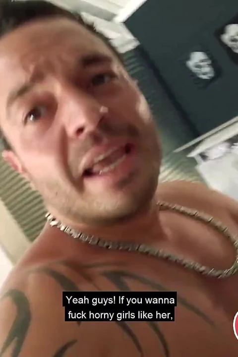 Naugthy Alman porno yıldızı AshyleyCumstar büyük şişman amcığını yemesine izin veriyor! Flirt66