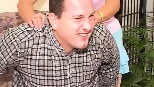 Sürtük Alman nine sert sikişten sonra döl yiyor