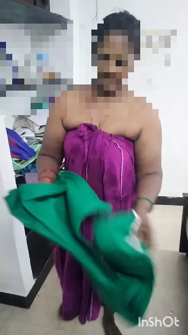 Elbisesi amma giyiyor, magan ateşli izliyor