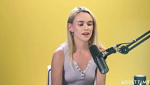 Khloe Kingsley kamerada fışkırtıyor ve kırmızı bayraklar | Adult Time Podcast