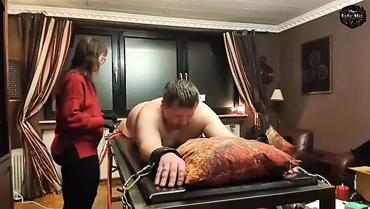 Domlady mia - köle için terör cezası - eğitim: göt sikiş makinesi tarafından sikiliyor - bölüm 1
