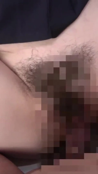 Сногсшибательный момент из "Май - замужняя женщина в ее старой школьницей форме"