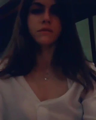 Alexandra Daddario güzel gözler mavi