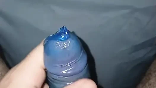 17cm Filling up a blue condom in the morning