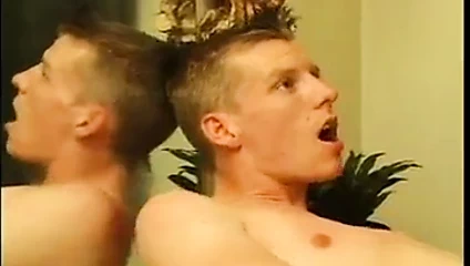 Dik çocuklar kahrolası içinde banyo