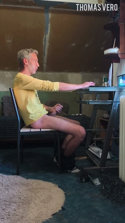 Webcam sohbeti. Mastürbasyon yapmak istiyorum. Bana bir şey göster