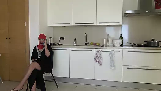 Lebanese sharmota wants a big dick to fuck her asshole