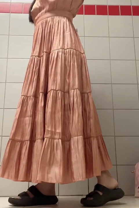 Tuvalet odasında işeme hana cute