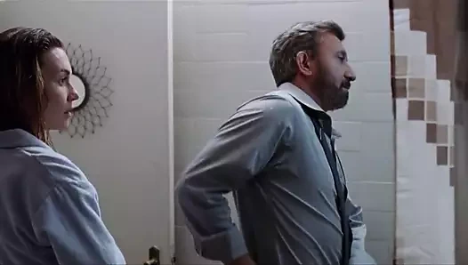 Fransız aktris tarafından Hint film sıcak sahne