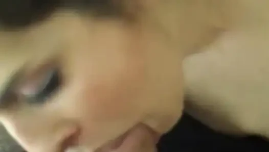 Sevgilisi için tutkulu oral seks