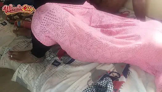 Housewife pink chudi hot fuck in bed