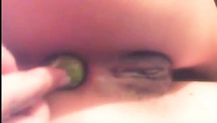 emo latin meyve gösterisi