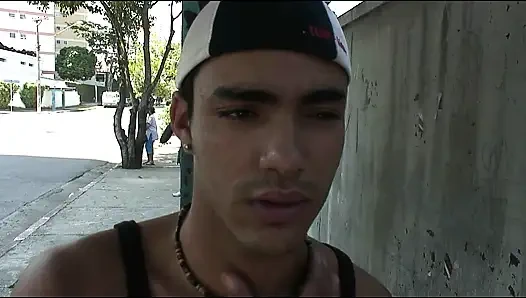 Tam bir yabancının çok iyi bir yarağı var