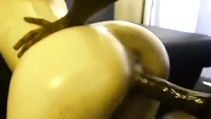 Beyaz kız kremler üzerinde bbc