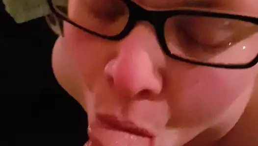 Sikimi emdiğine bak