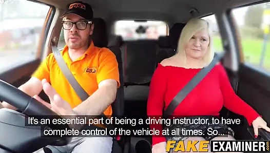 Olgun Birleşik Krallık sürtük sıçrayan üzerinde horoz at ona sürüş sınıfı