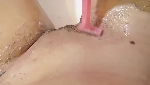 Tıraşsız amcık, göt, koltuk altı, bacaklar