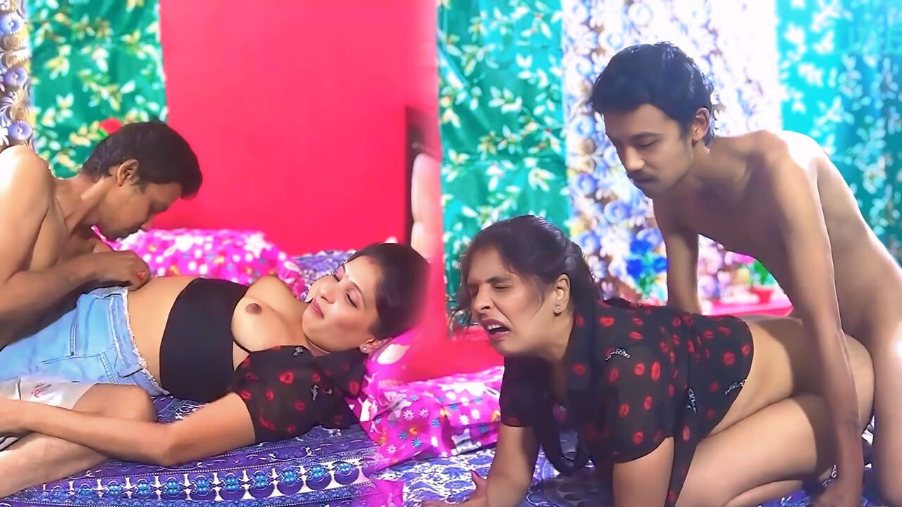 Bhabhi ke sath masti karte karte pel diya