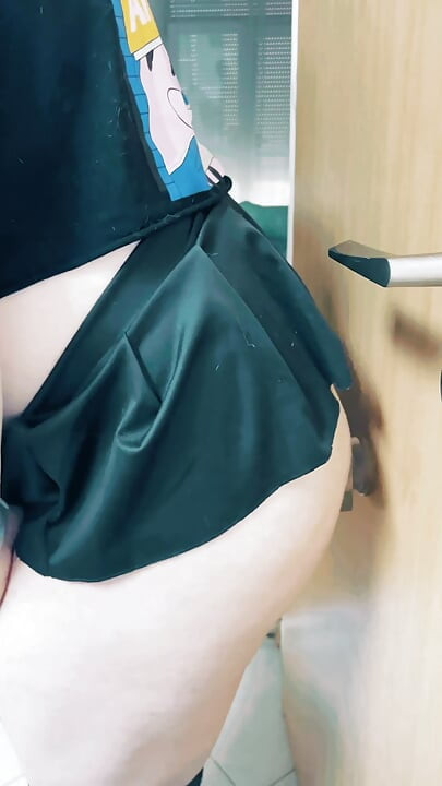 Dildo götümü sikiyor
