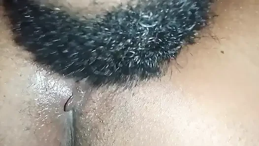 Amımı ve göt deliğimi parmaklıyorum ve yiyorum