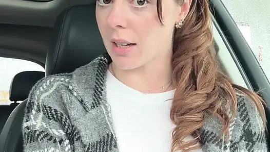 Ben benzinimi pompalarken çok yüksek sesle boşalmamaya çalışıyorum