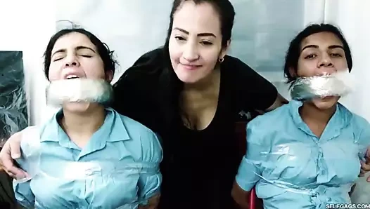 Latin kız öğrenciler topluca gagged