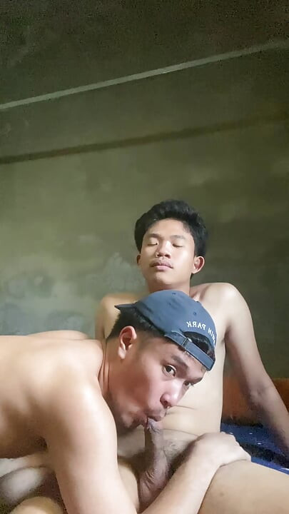 Filipino Twink Sucks Big Dick & Swallows