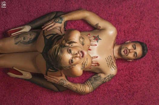 4k kadın. genç jigolo, jotade tejode ve gina yılanı