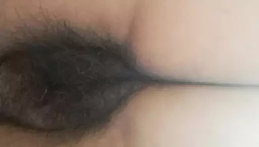 Götümü gösteriyorum ama şişman, olgun amcığımı görmek istiyorsun