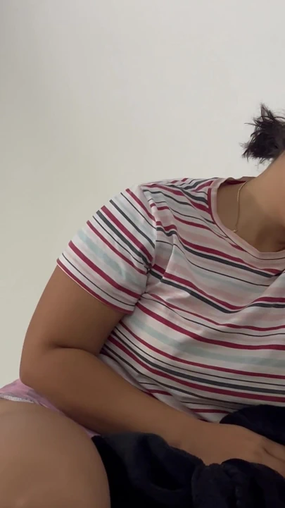 Arkadaşimin Kiz Arkadaşiyla Beklenmedik Bir Sicak Ziyarette Rastgele Seks