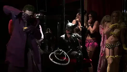 Striptiz kulübünde Joker ile seks partisi