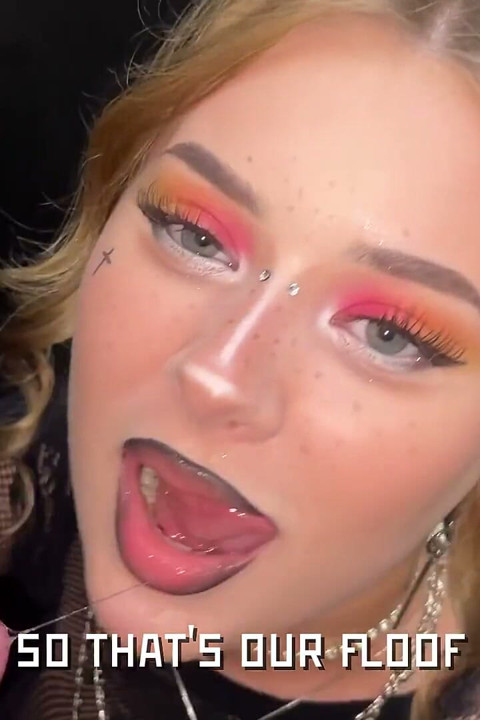 Alt Girl Hazır Bir Enerji Içeceği Için Sikişmeye Hazır.