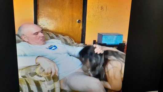 KOMŞUM BENİM ŞEREF ZENGİNİ emiyor