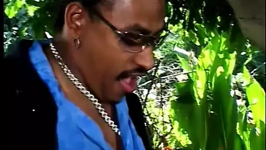 Vahşi abanoz ile harika juggs sürmek bir uzun siyah horoz