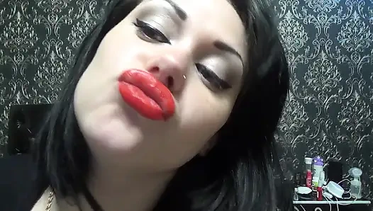 Öp beni bebeğim! Kırmızı ruj ve büyük seksi dudak fetişi