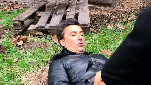 Kızıl saçlı bebek mastürbasyon yaparken yakalandı sert sikiliyor
