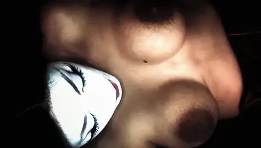 Mai Bailey minderinde yatan her şeyi tatmin ediyor