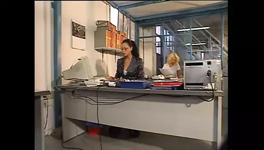 Kötülük ofiste! (sahne 04)