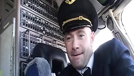 Randy pilot seksi esmeri kokpitte okşuyor
