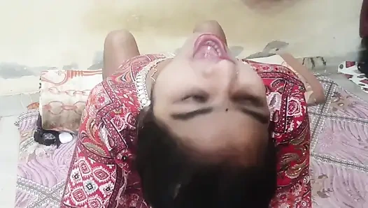 Seans 19. Hintli kız arkadaş birkaç gün sonra romantik bir araya geliyor, odasında tutkulu anlar