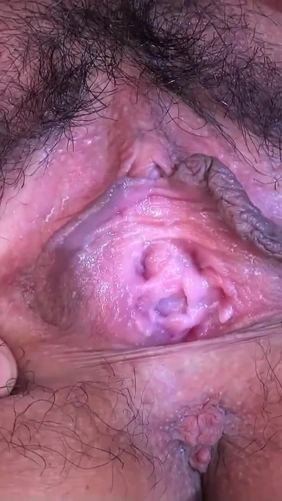 Завораживающий момент из "Худенькая загорелая японская юная модель с идеальной киской, пикап и соблазнение пососать в JAV порно без цензуры"