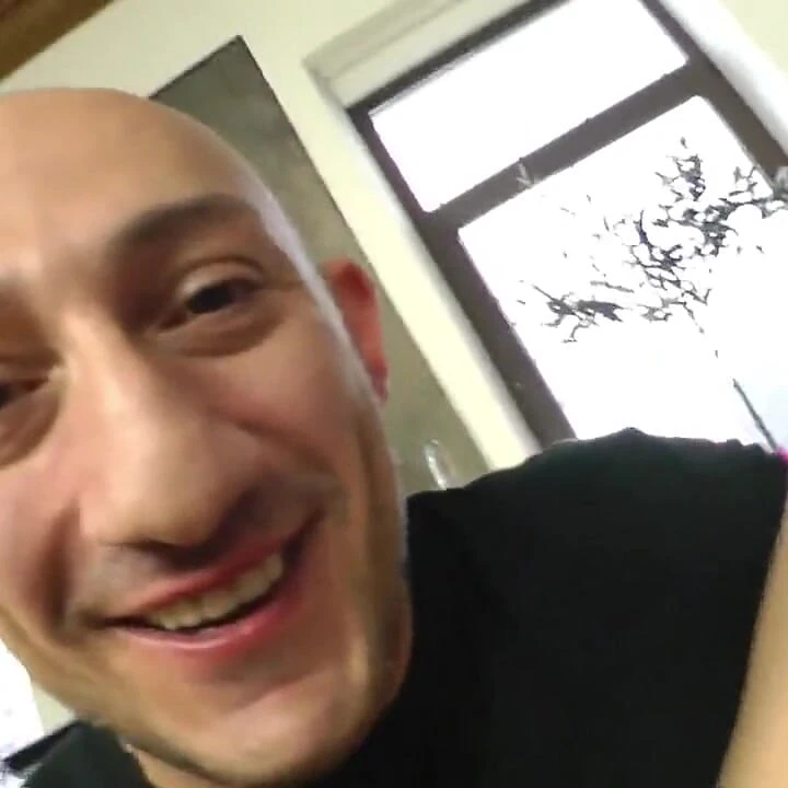 Ateşli seksi inanılmaz sürtük Omar Galanti'nin büyük yarağını alıyor