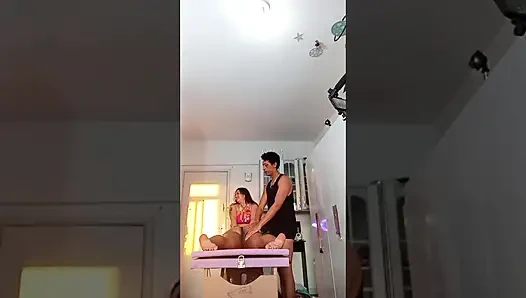 Pamela'nın arkadaşı sert bir penis aldı ve ağzı Nicoly'nin vajinasına düştü: Gerçek ve sınırsız orospu!