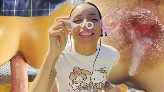 Hello Kitty genç kız parkta anal döllenme için tavlanıyor