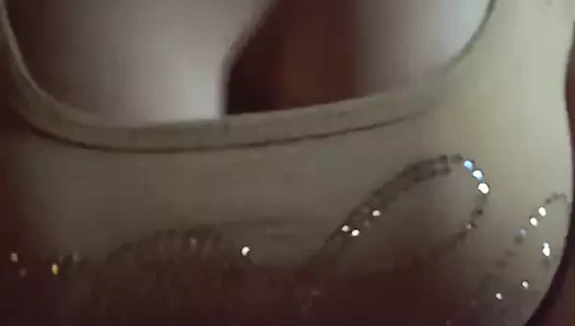 lanet Asya sıçrayan göğüsleri