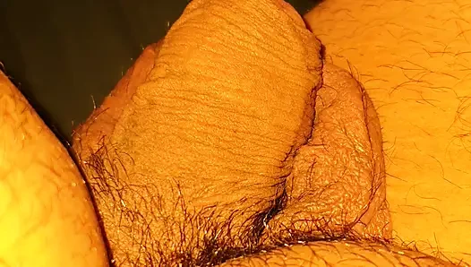 Porno yıldızı üvey anne yatakta üvey oğluna elle muamele çekiyor